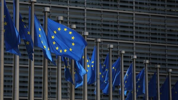 Еврокомиссия ухудшила прогноз роста реального ВВП еврозоны до 2,7%