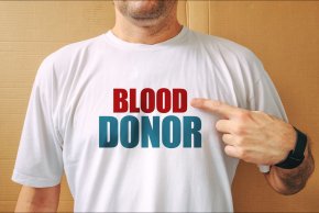 Работник-донор вышел на работу в день сдачи крови: что делать работодателю