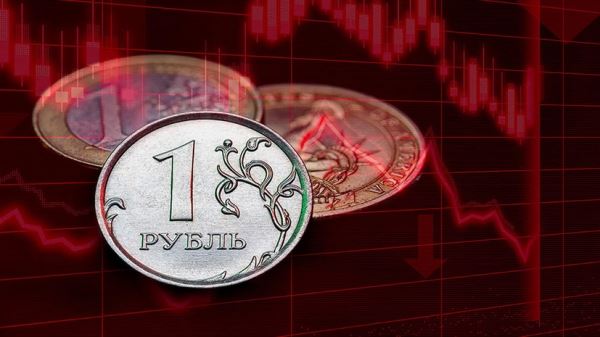 Впервые с лета 2017 года: почему курс евро на Мосбирже опускался ниже 65 рублей