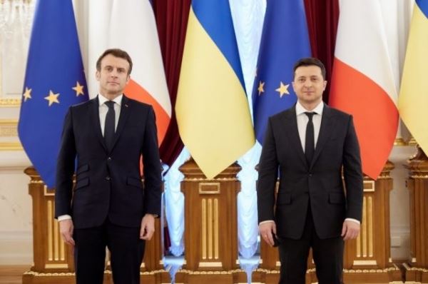 Франция нарастит поставки вооружения и гуманитарных грузов на Украину