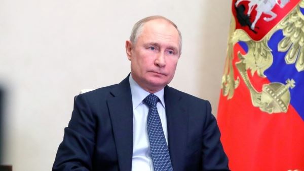 Путин: профицит федерального бюджета за январь — апрель составил 2,7 трлн рублей