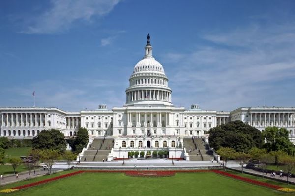 Сенат США одобрил голосование по пакету помощи Украине на $40 млрд